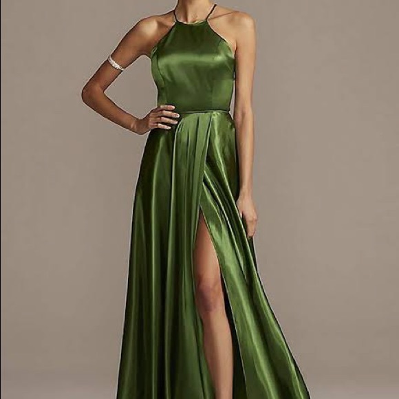 David’s Bridal green homecoming/prom/formal dress - Picture 1 of 3